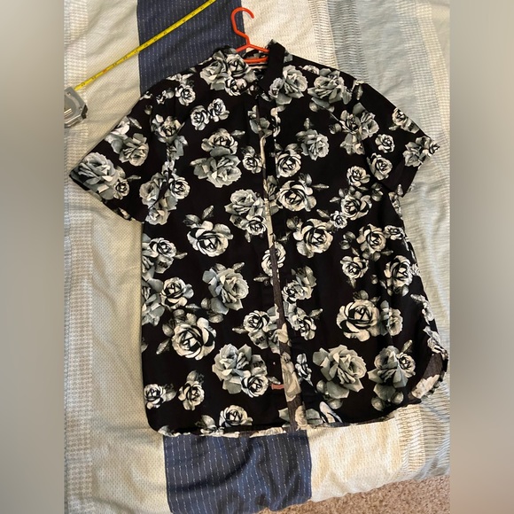 Denim & Flowers button up T-Shirt - Picture 1 of 3